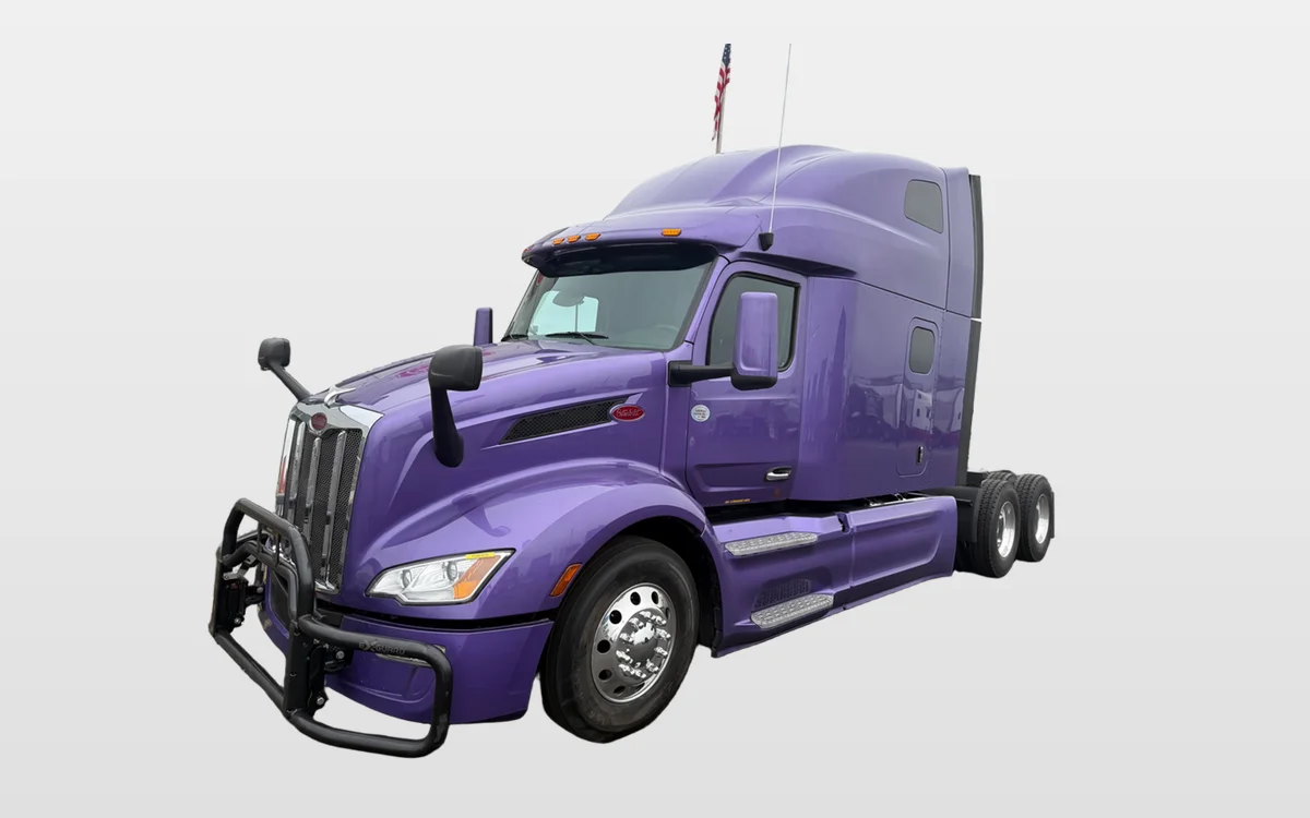 2023 PETERBILT 579 - image 1