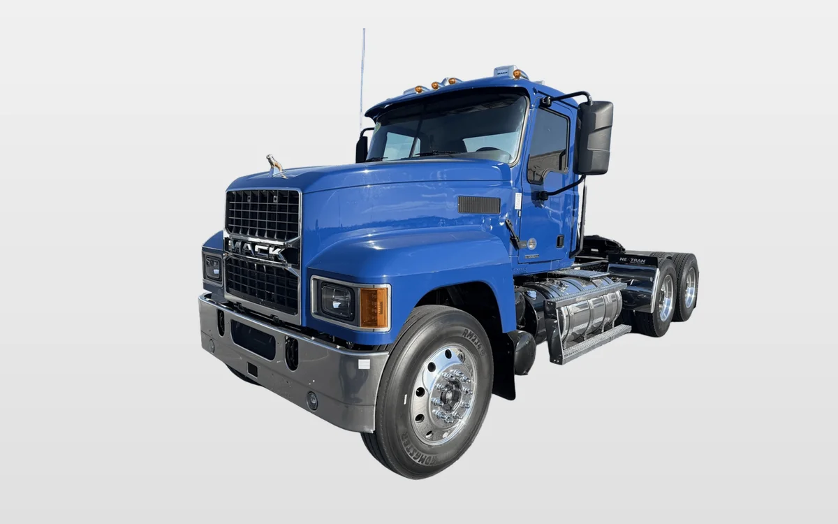 2022 Mack Pinnacle - image 1