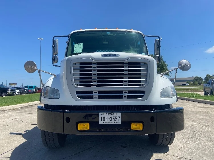 2019 Freightliner M2 112 in San Antonio, TX — photo 2