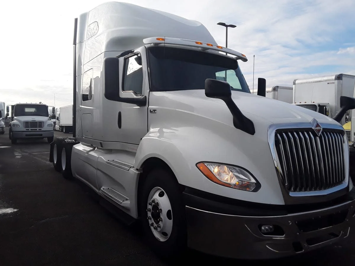 2020 International LT in Bolingbrook, IL — photo 3