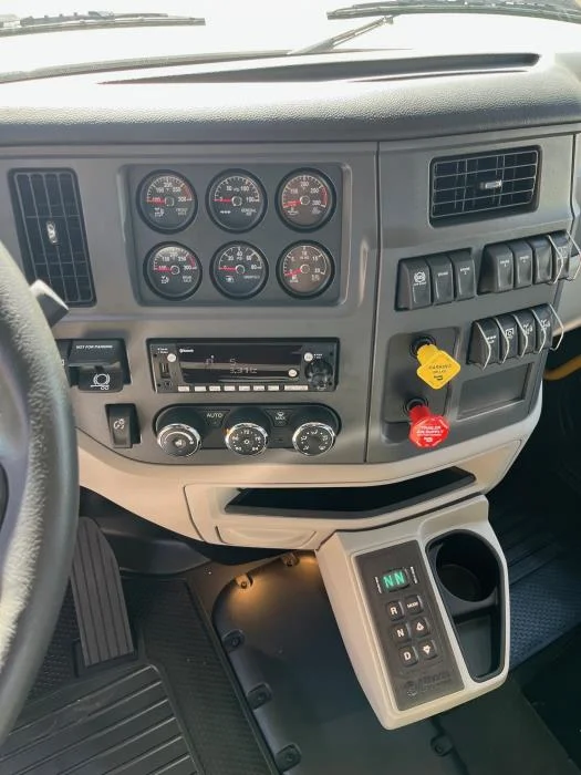 2027 Peterbilt 567 in Albuquerque, NM — photo 21