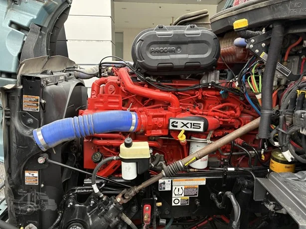 2023 Peterbilt 579 in Portland, OR — photo 7