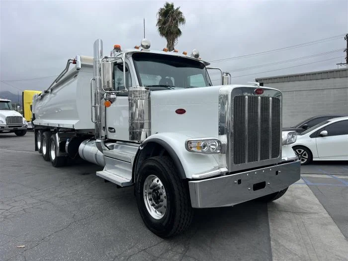 2026 Peterbilt 589 in Fontana, CA — photo 5