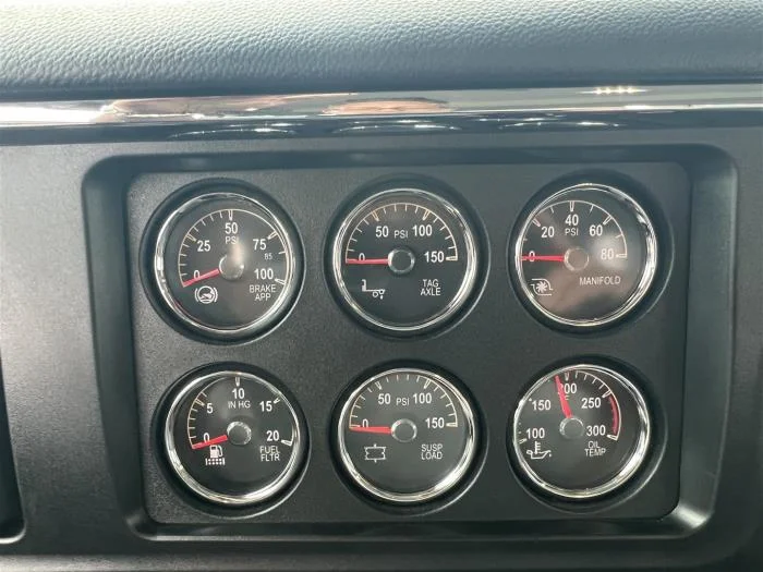 2026 Peterbilt 589 in Fontana, CA — photo 35