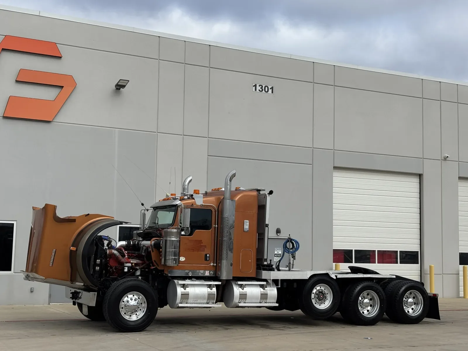 2012 Kenworth W900 in Hutchins, TX — photo 10