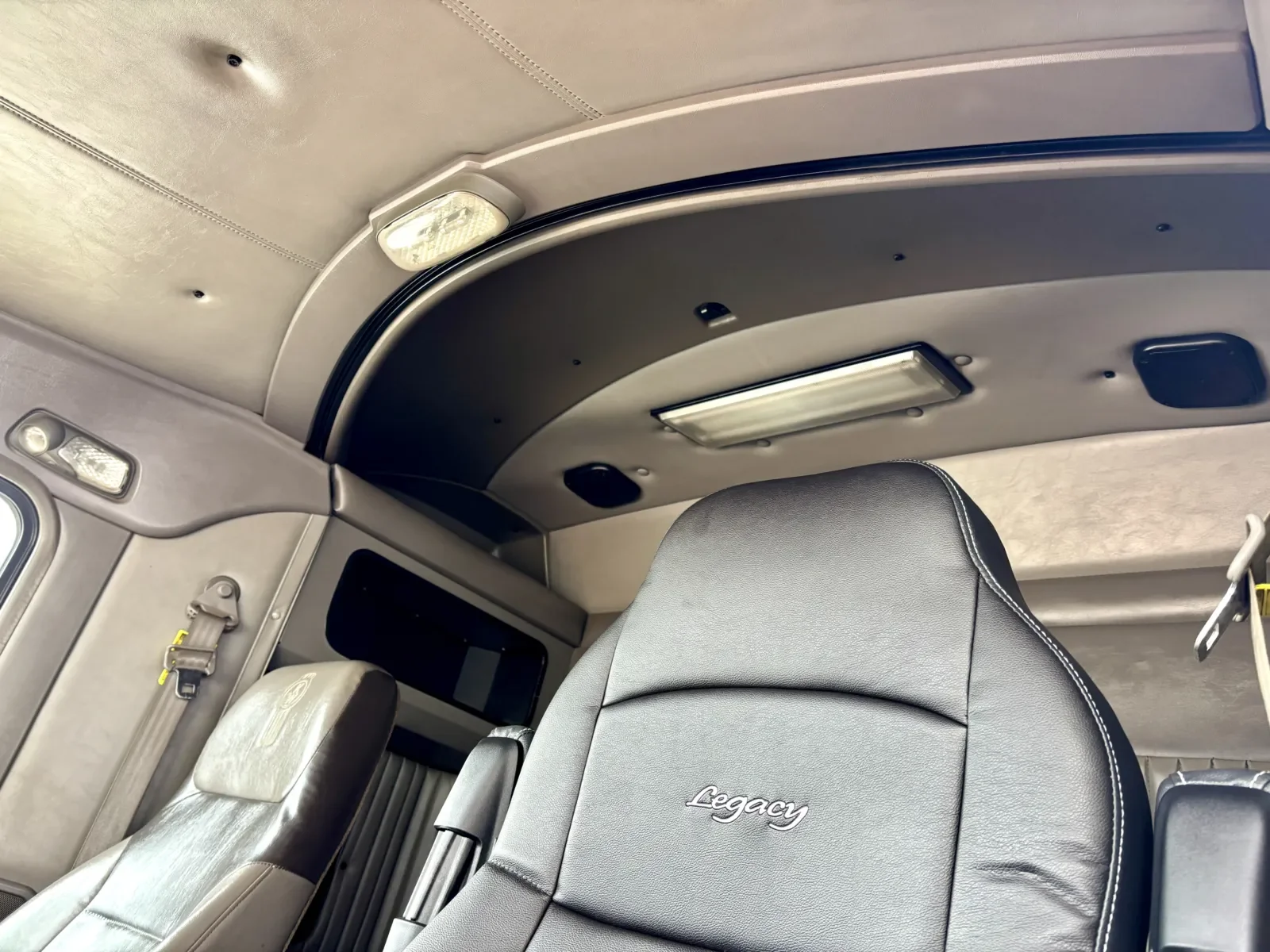 2012 Kenworth W900 - image 20