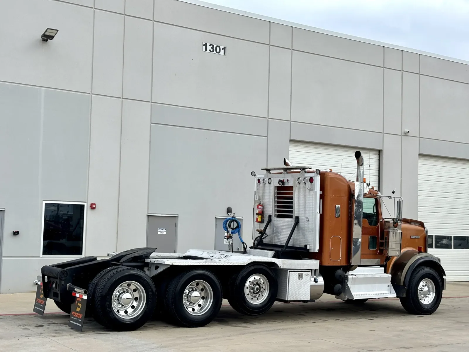 2012 Kenworth W900 in Hutchins, TX — photo 5