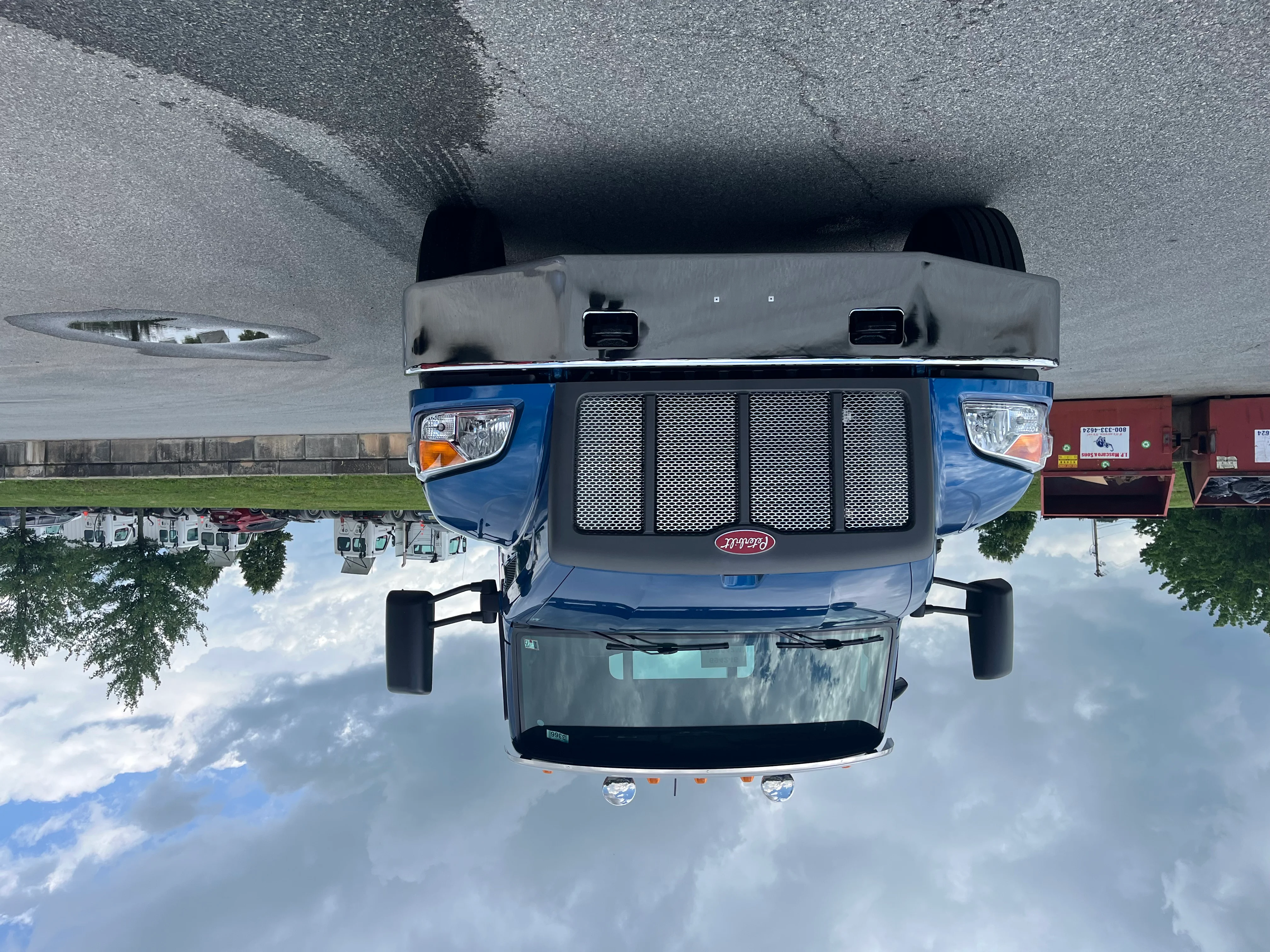 2025 Peterbilt - image 2