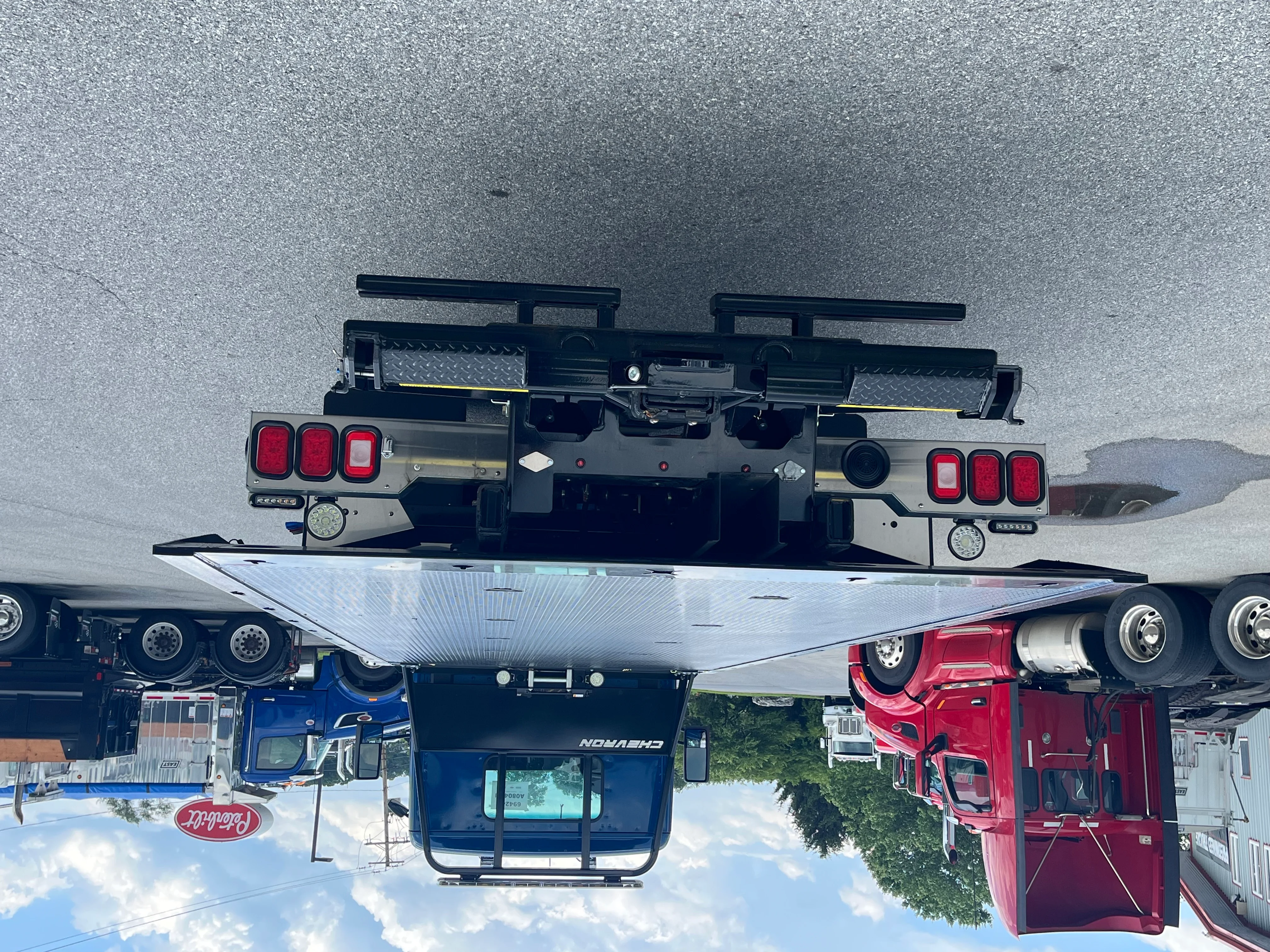 2025 Peterbilt - image 5