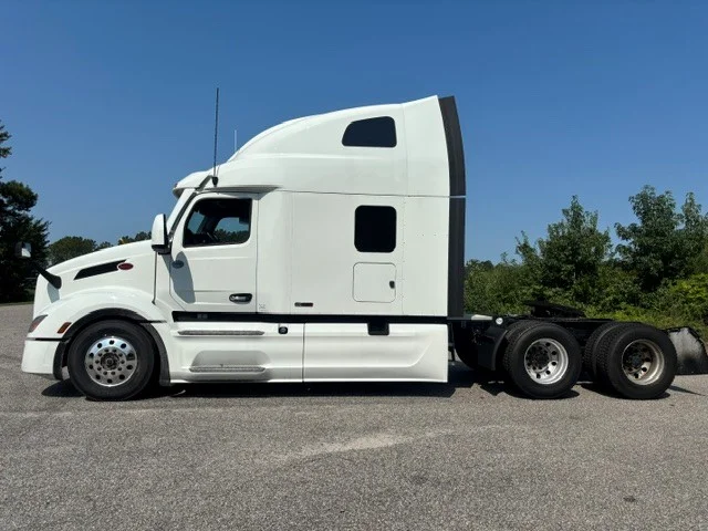 2024 Peterbilt 579 in Greensboro, NC — photo 2