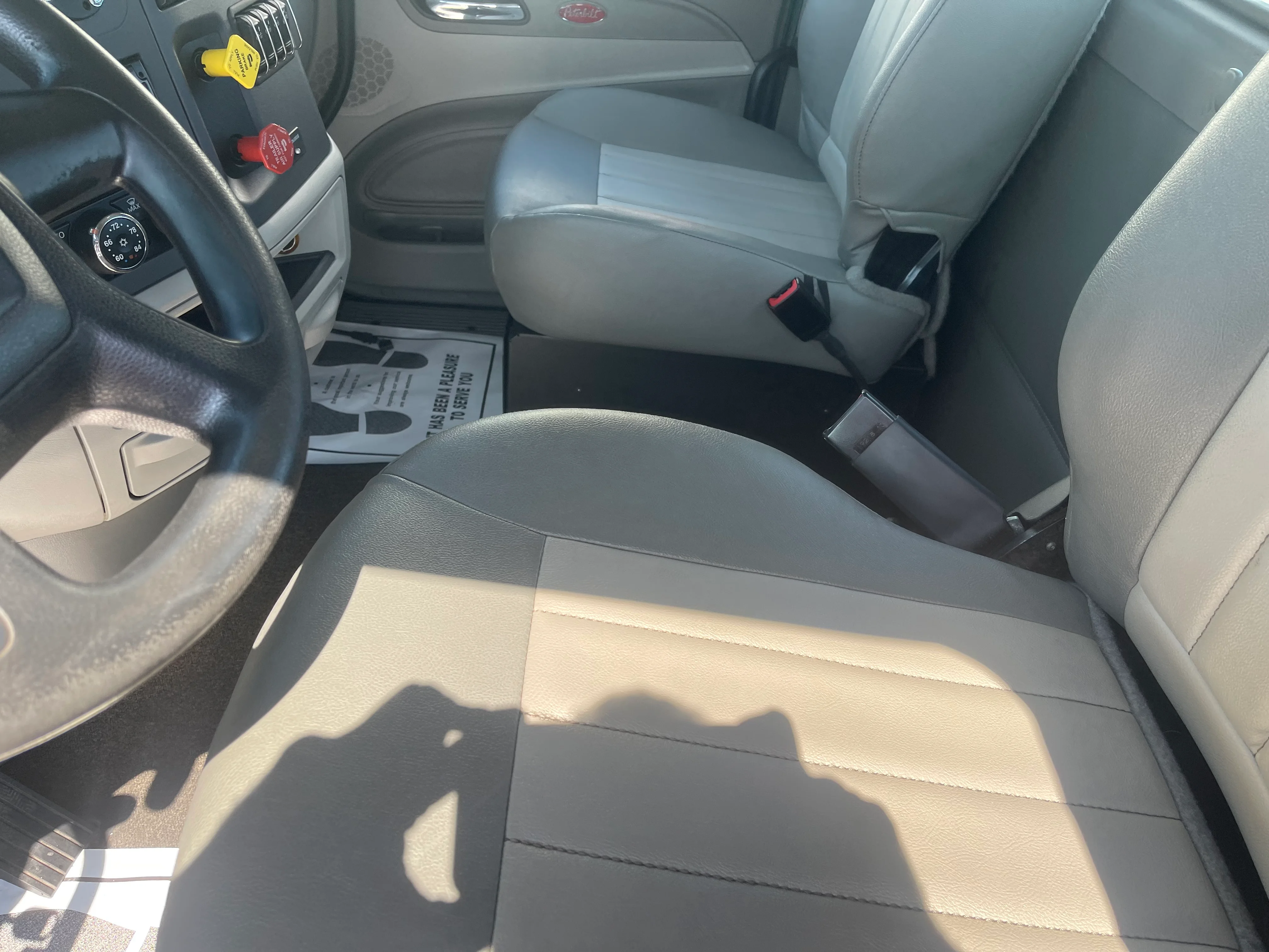 2020 Peterbilt 579 - image 16