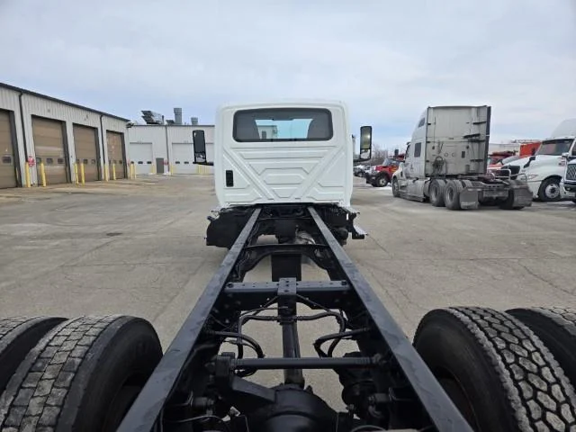 2019 International MV - image 6