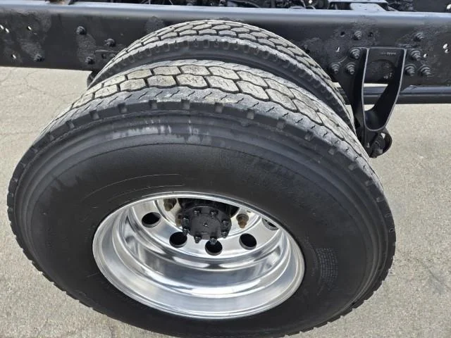 2019 International MV - image 16