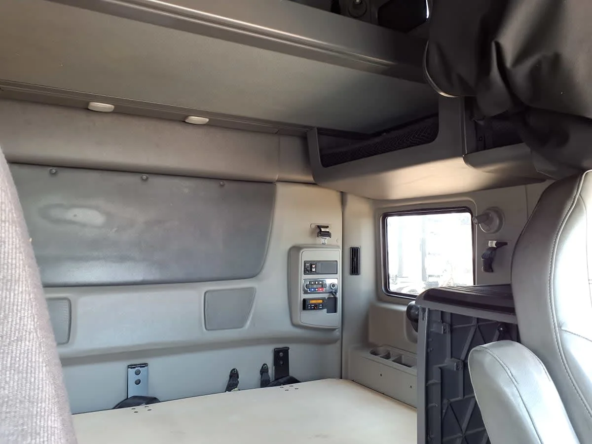 2019 International LT in Houston, TX — photo 10