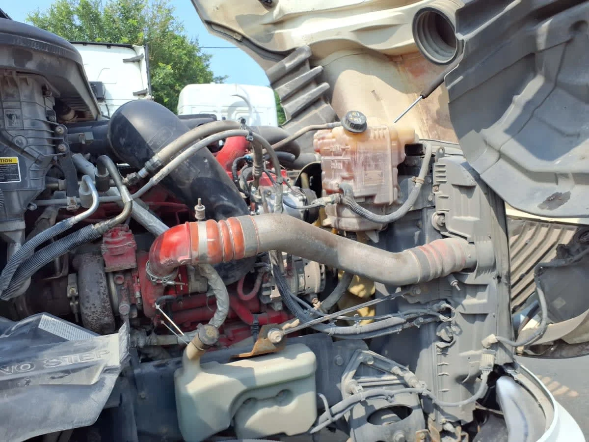 2019 International LT in Houston, TX — photo 12