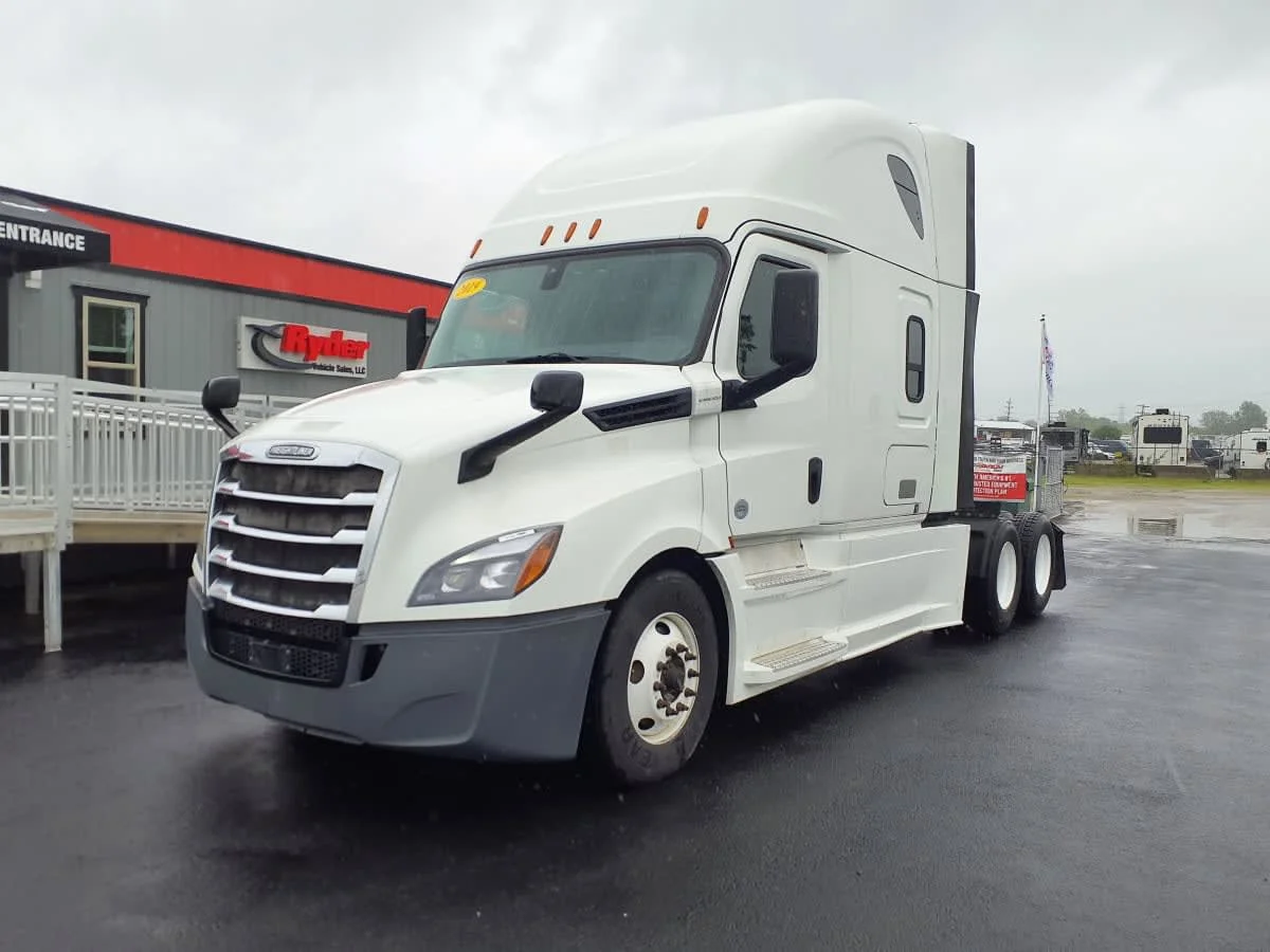 2019 Freightliner Cascadia in Clarksville, IN