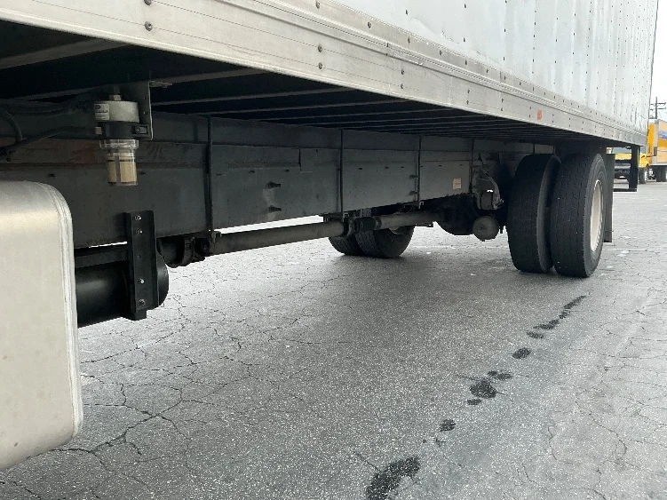 2018 Hino 268 - image 5