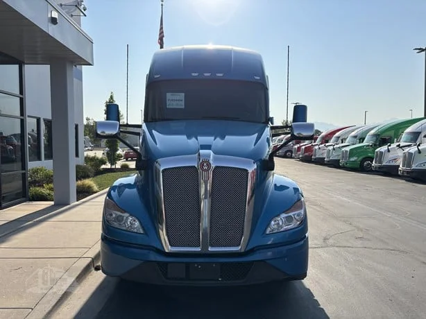 2023 Kenworth T680 in Salt Lake City, UT — photo 6