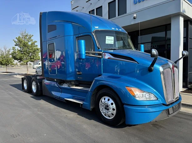 2023 Kenworth T680 in Salt Lake City, UT — photo 2