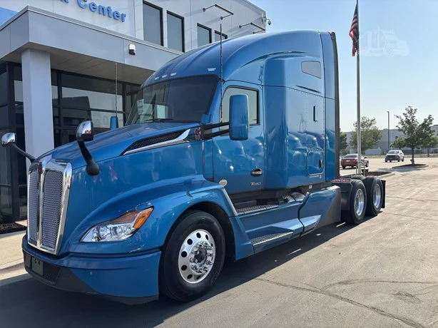 2023 Kenworth T680