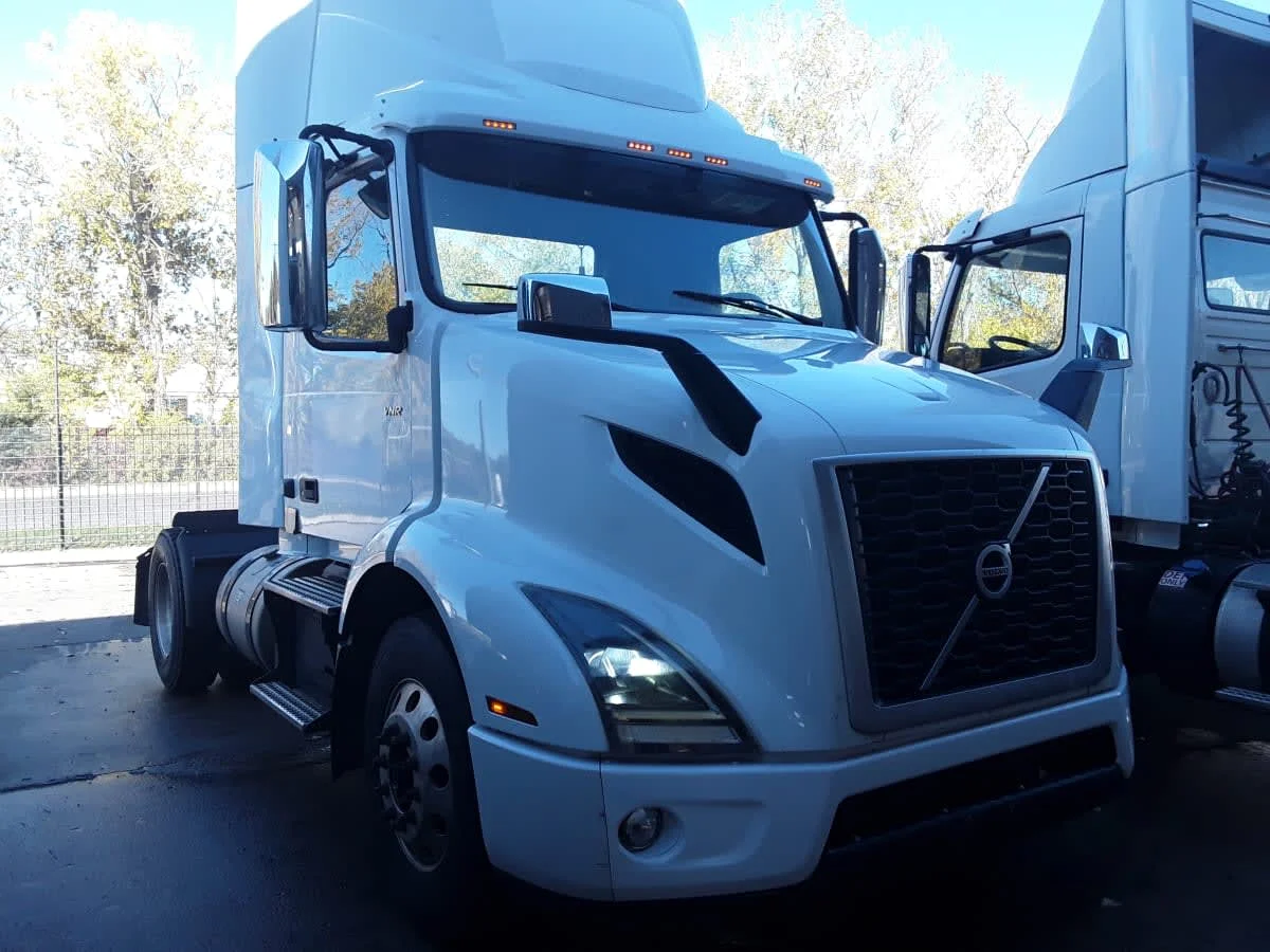 2019 Volvo in Kansas City, MO — photo 3