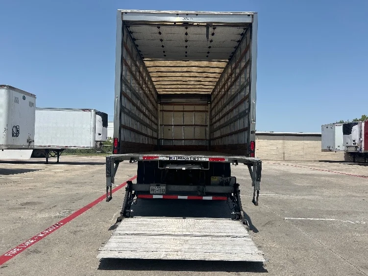 2022 Freightliner eM2 in Dallas, TX — photo 9