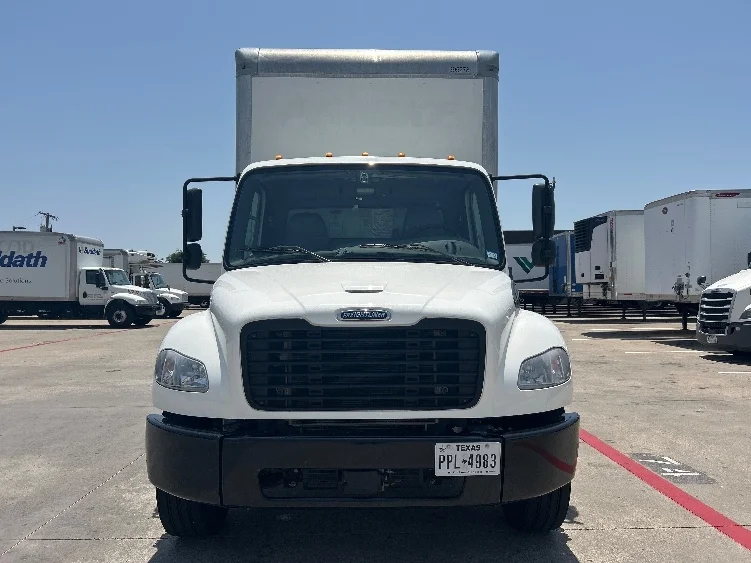 2022 Freightliner eM2 in Dallas, TX — photo 2
