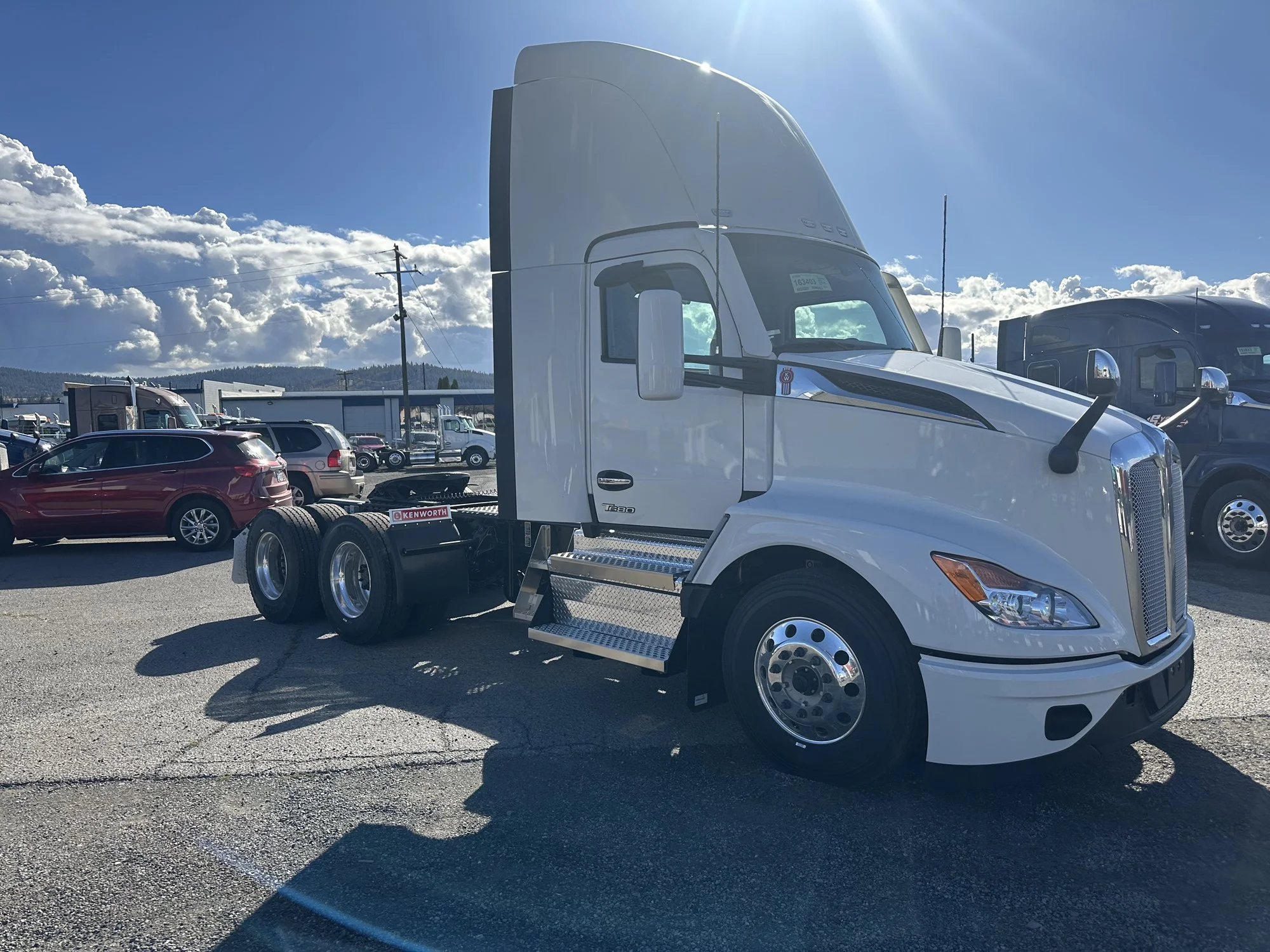 2026 Kenworth T680 - image 3