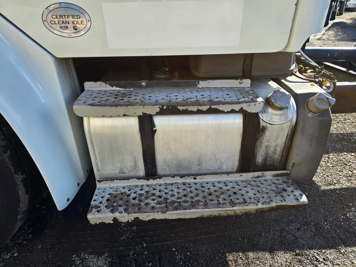 2017 Freightliner M2 106 - image 10