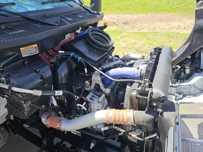 2025 Peterbilt 536 - image 14