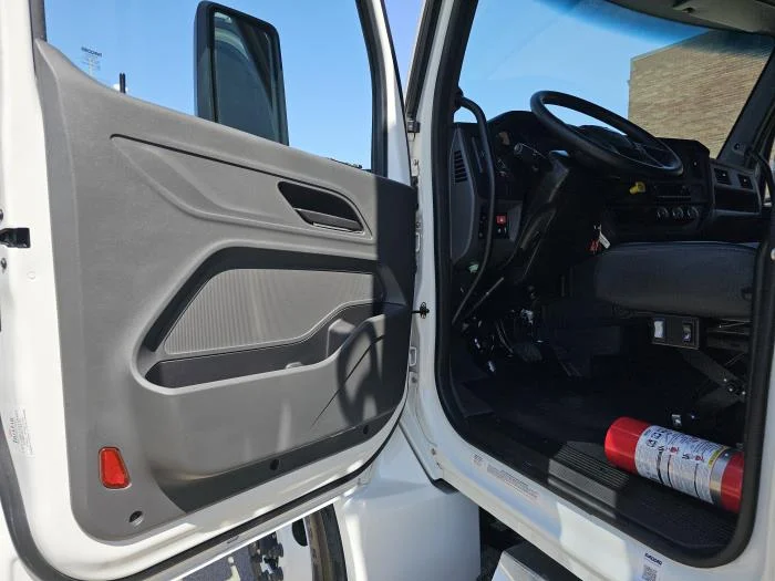 2025 Peterbilt 536 - image 21