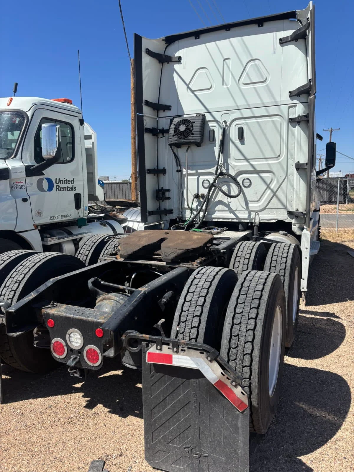2022 Freightliner Cascadia in Commerce City, CO — photo 4