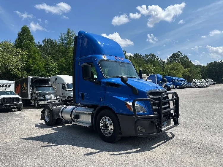2022 Freightliner Cascadia in Jacksonville, FL