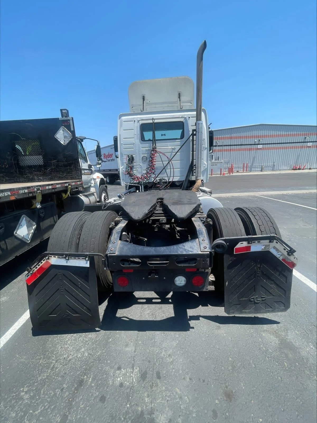 2019 Volvo VNR 660 in West Sacramento, CA — photo 6
