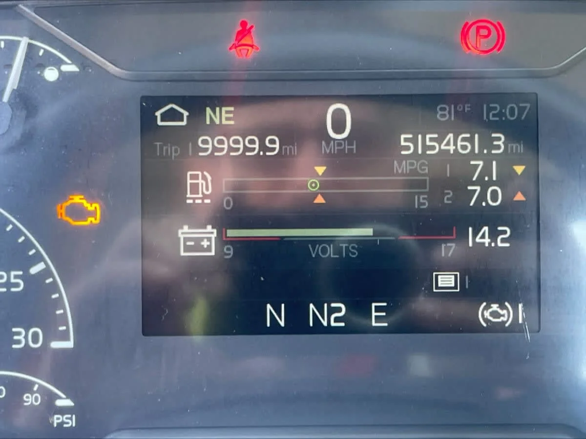 2019 Volvo VNR 660 in West Sacramento, CA — photo 9