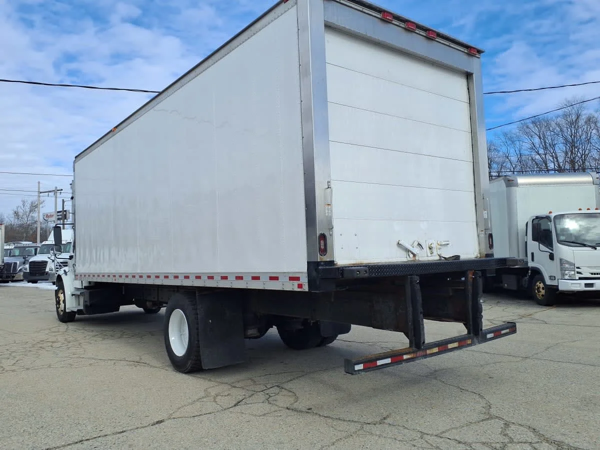 2018 Freightliner M2 106 in Warwick, RI — photo 6