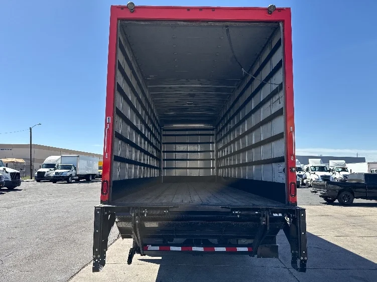 2019 Freightliner M2 106 in Phoenix, AZ — photo 8