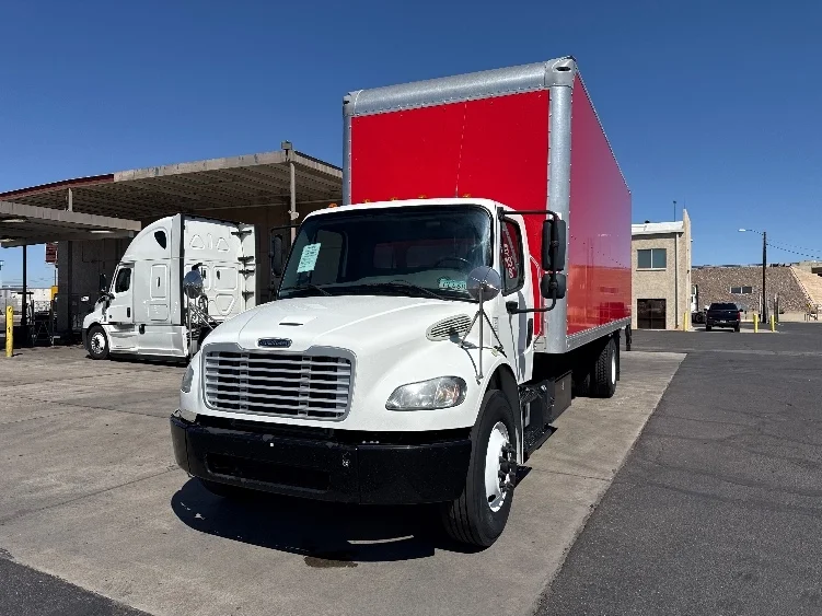 2019 Freightliner M2 106 in Phoenix, AZ — photo 3
