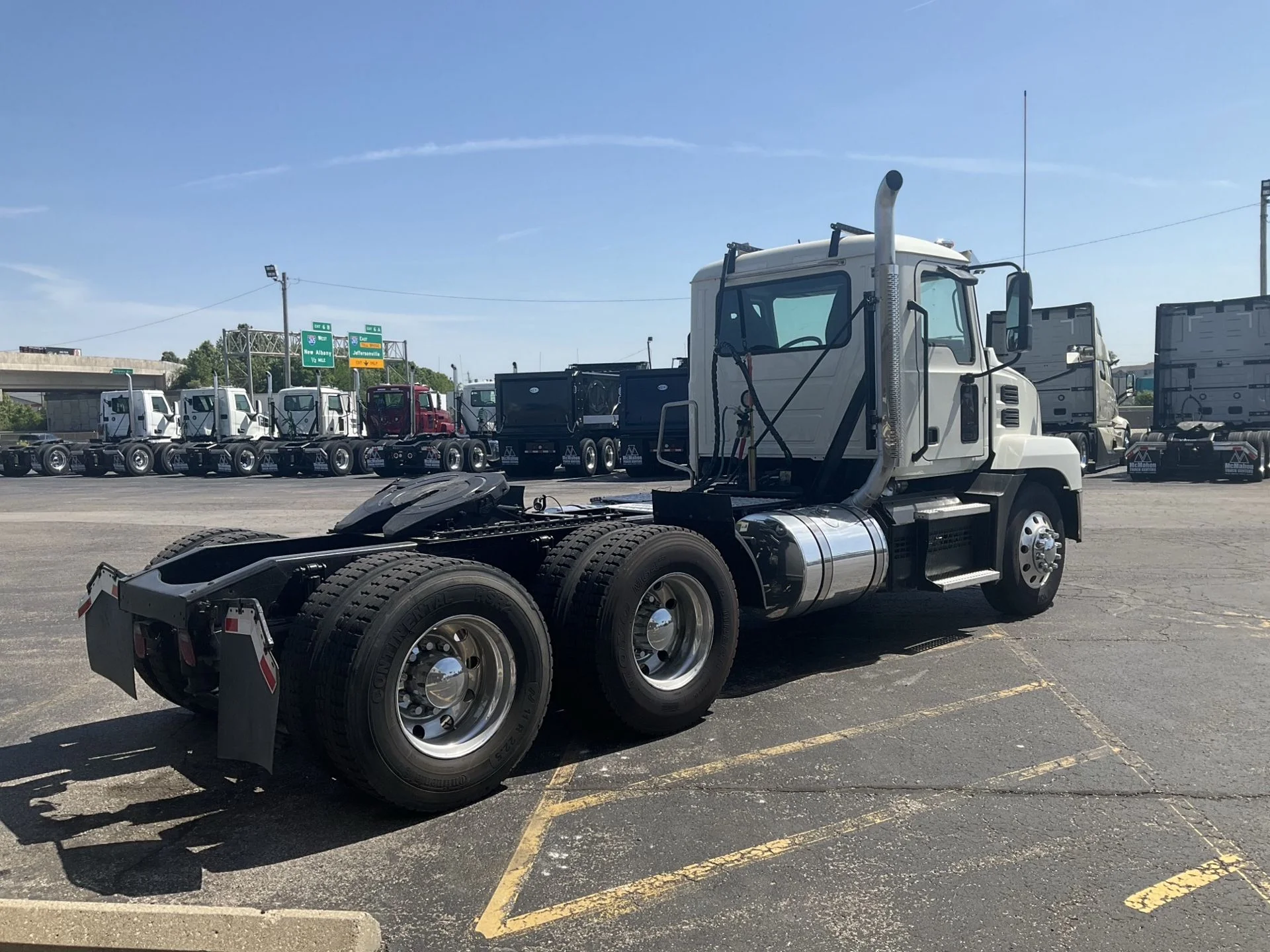 2019 Mack Anthem - image 5