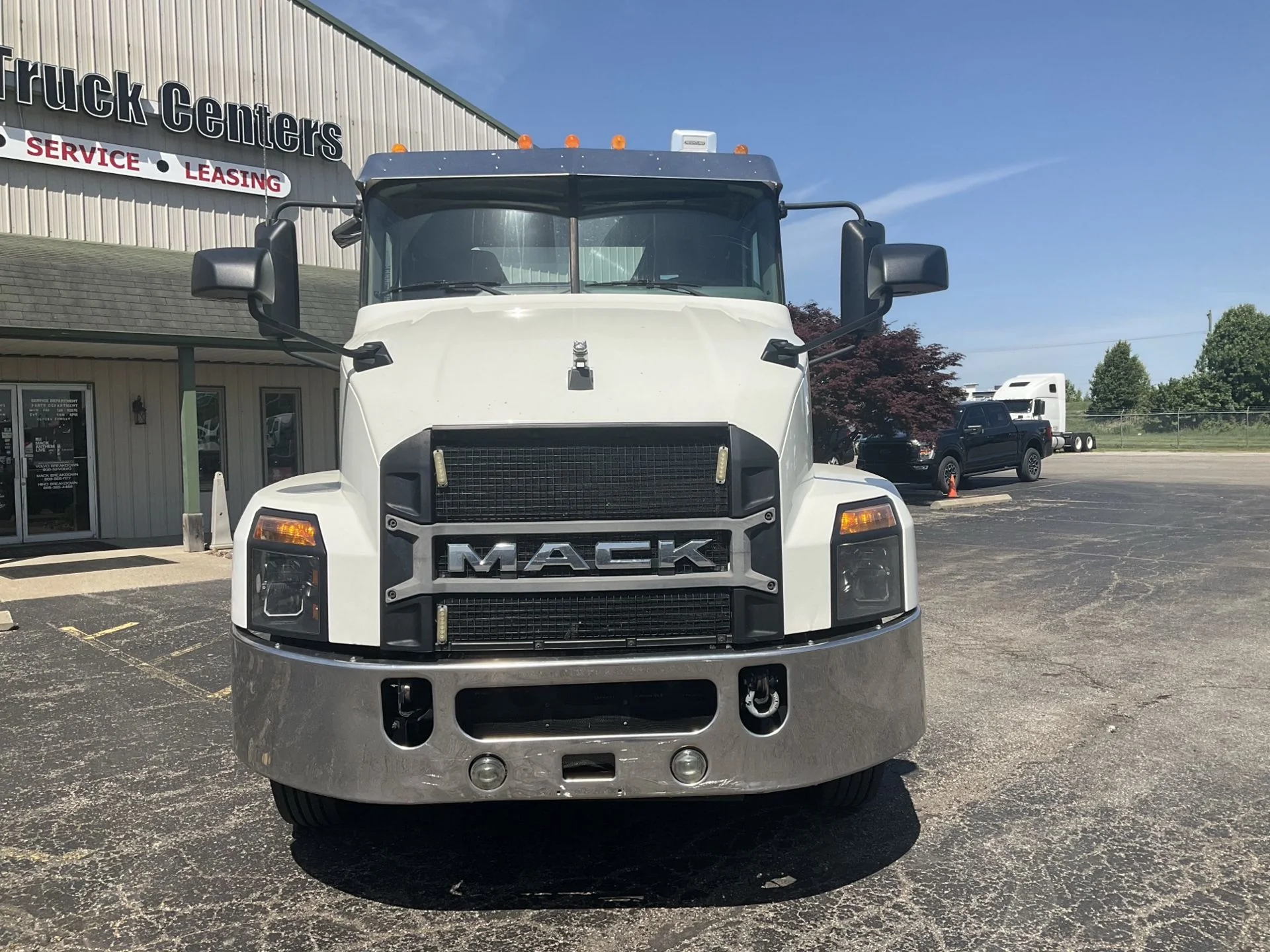 2019 Mack Anthem - image 2