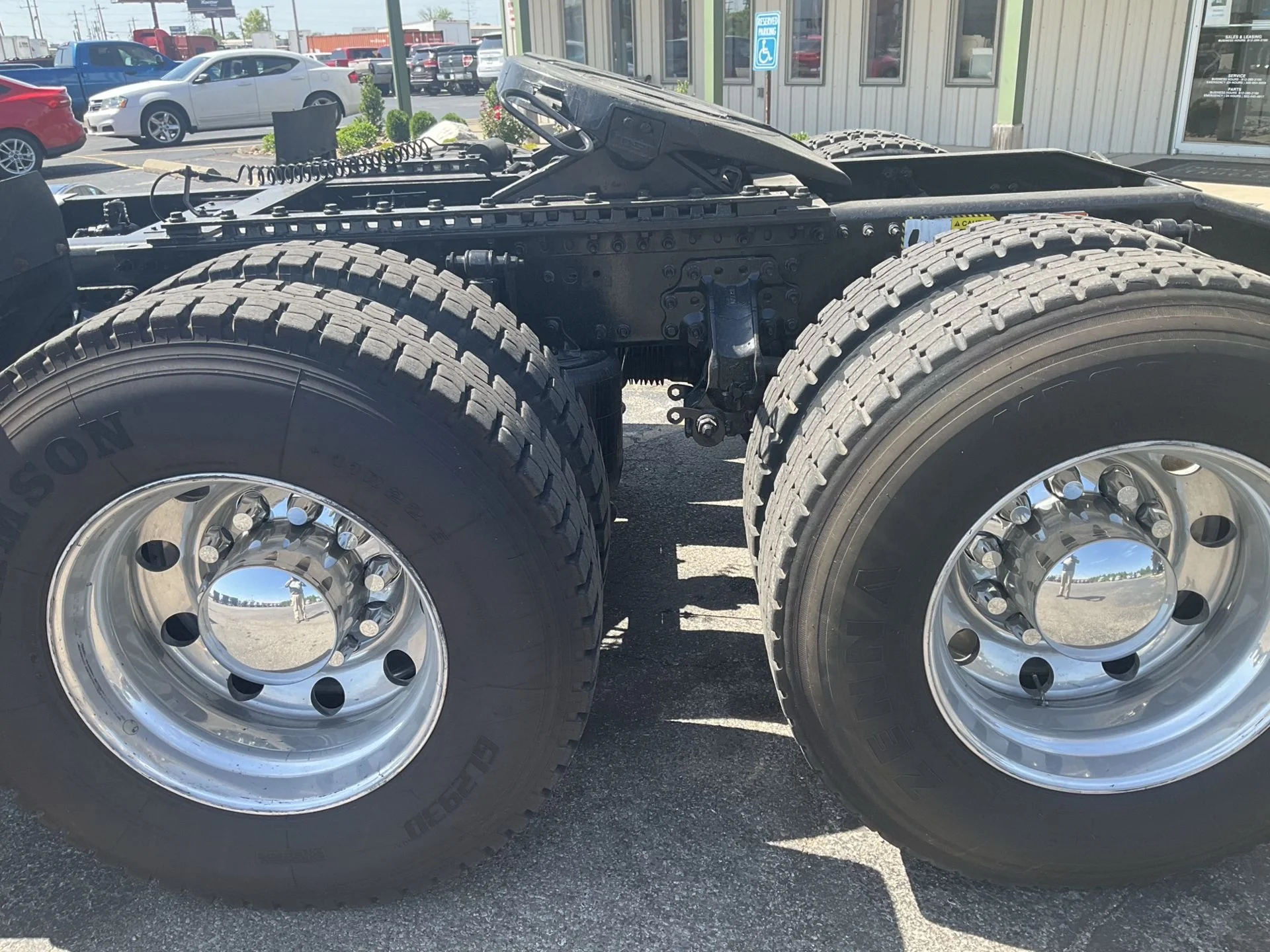 2019 Mack Anthem - image 9