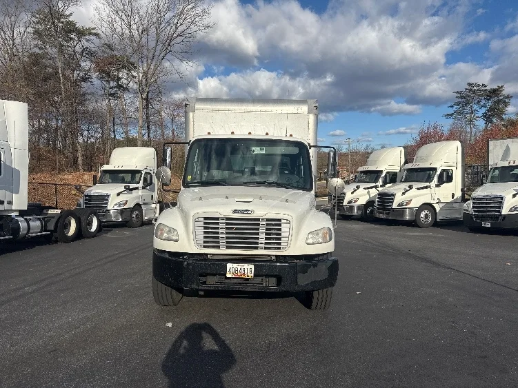 2017 Freightliner M2 106 - image 2