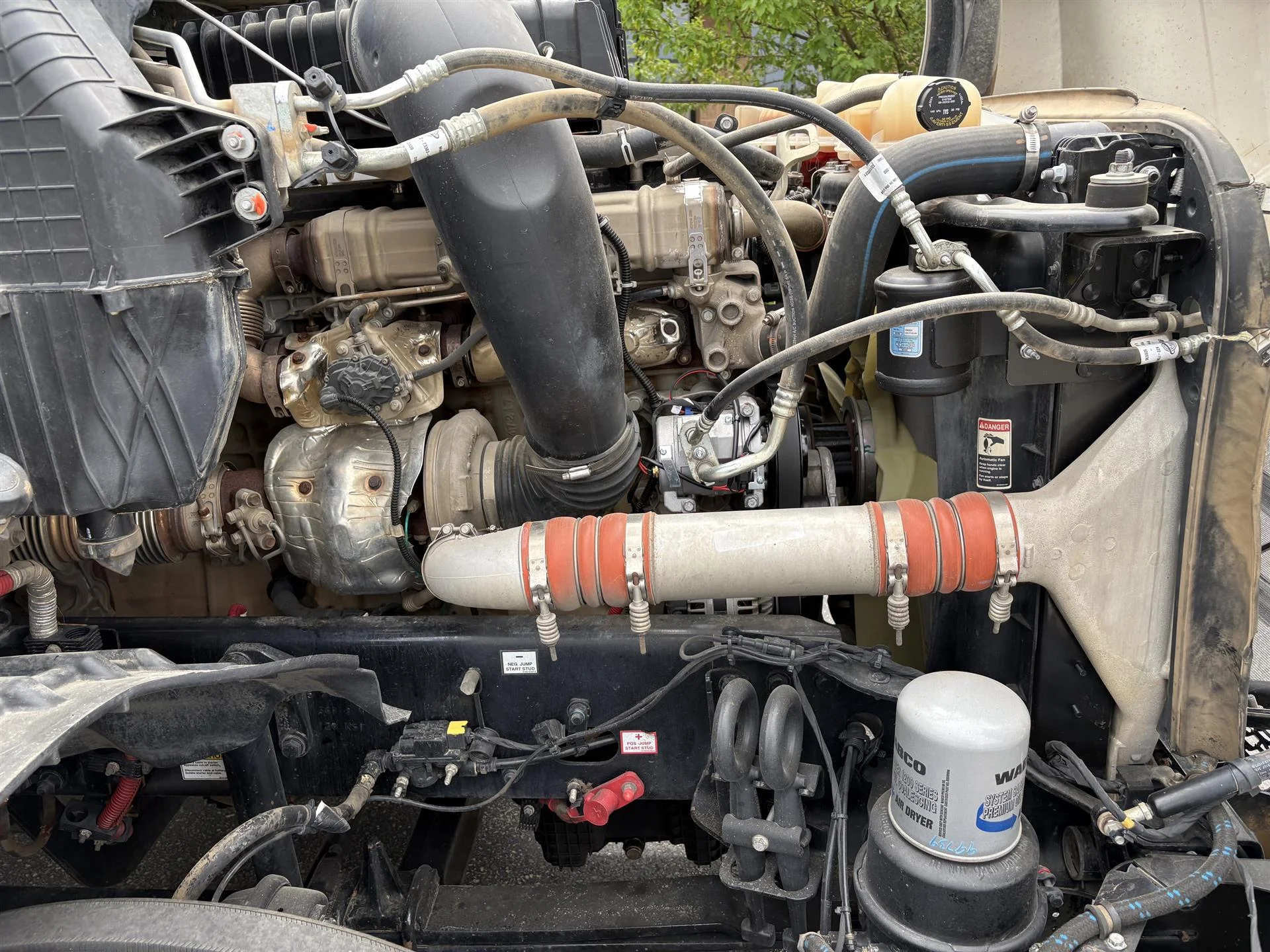 2023 Freightliner Cascadia in Inver Grove Heights, MN — photo 13