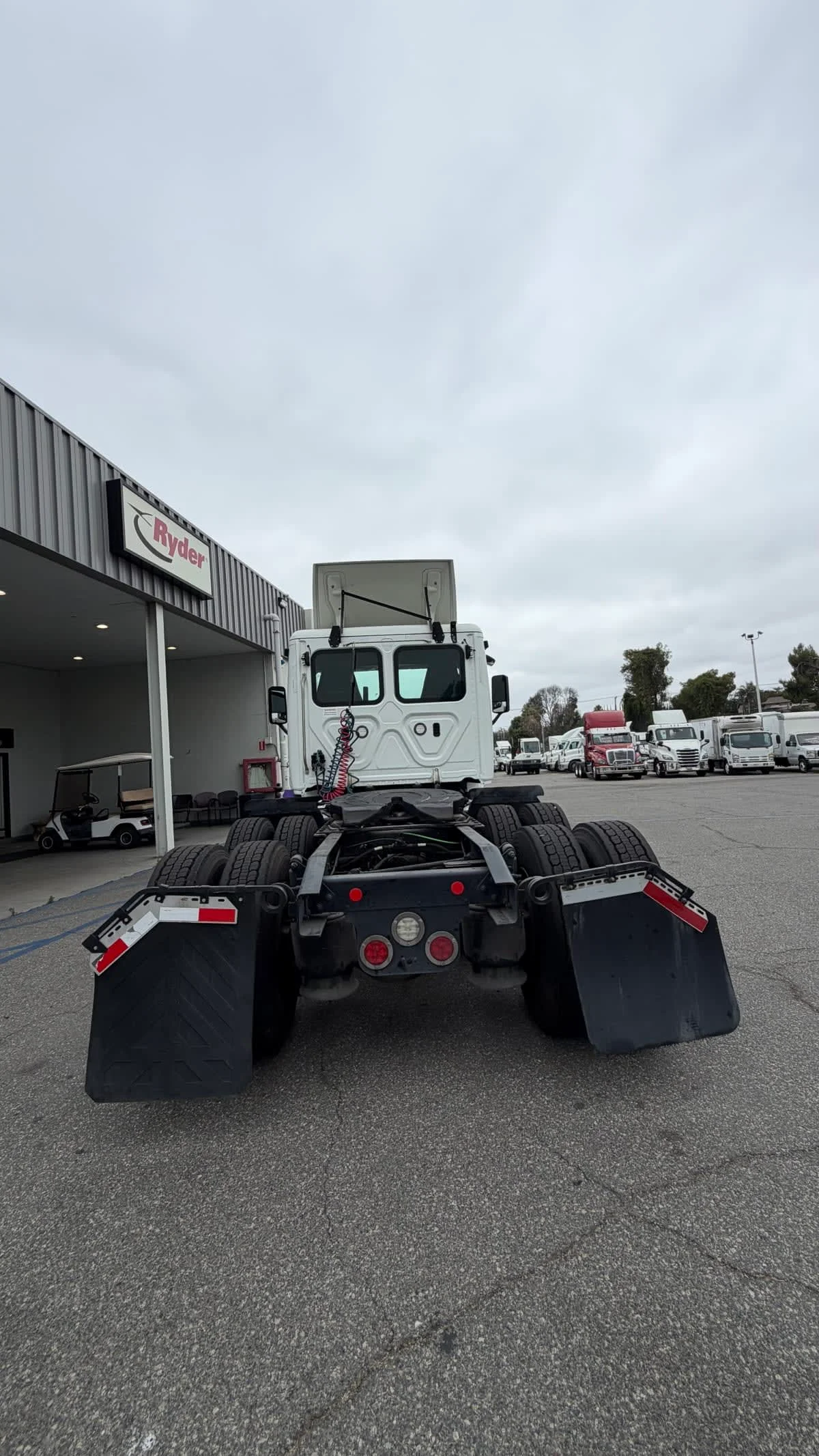 2020 Freightliner Cascadia in Pomona, CA — photo 5