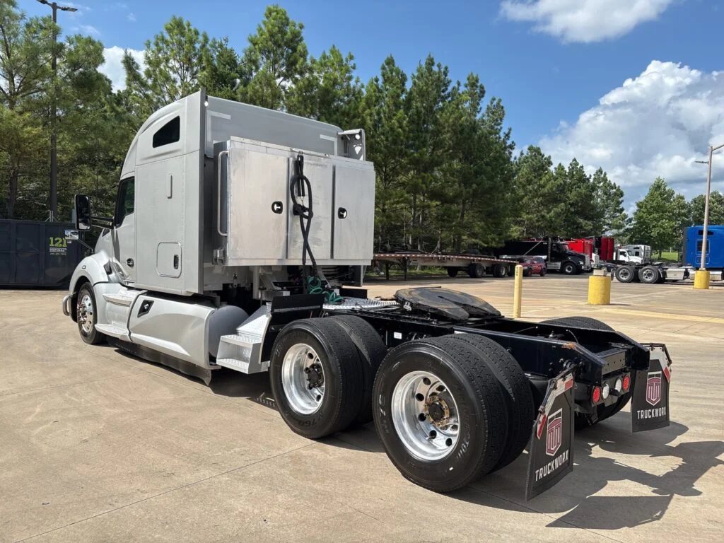 2022 Kenworth in Birmingham, AL — photo 3