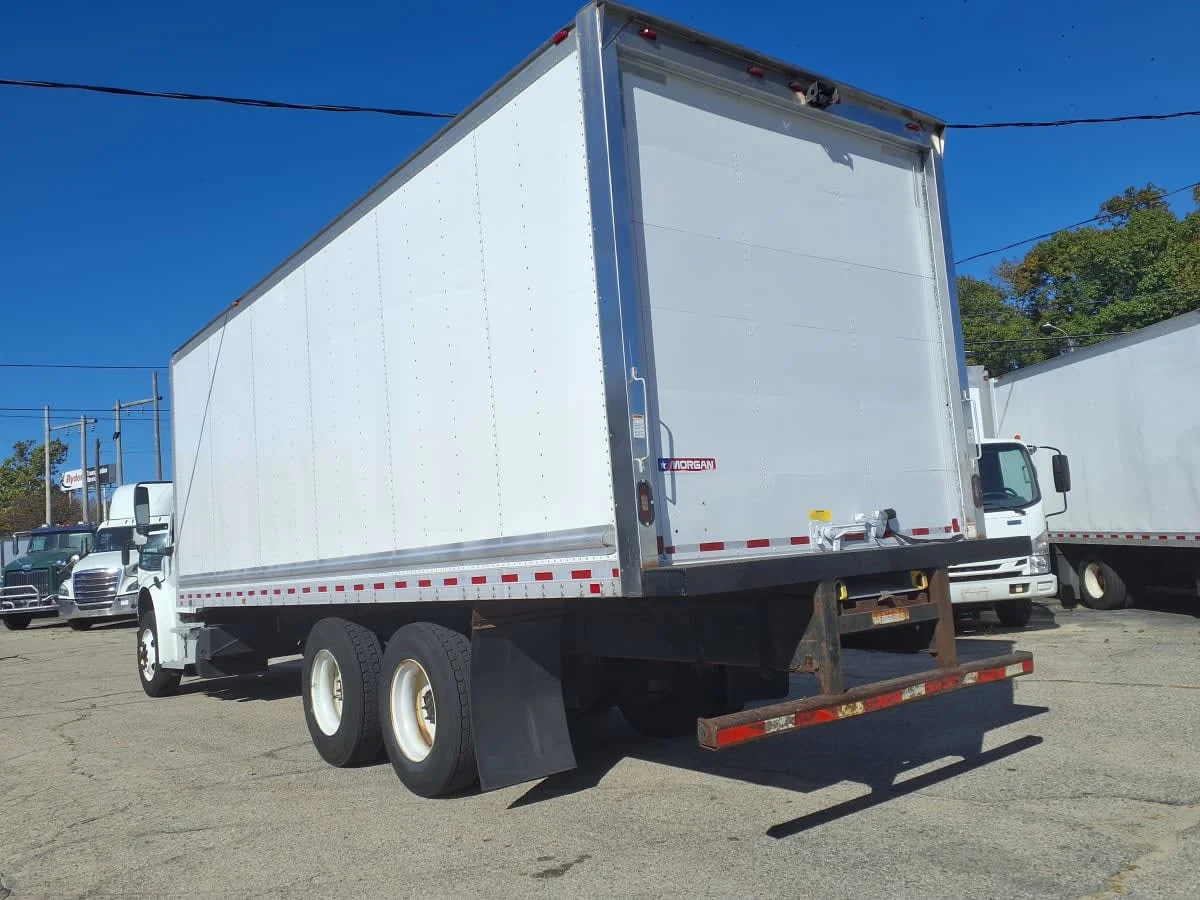 2018 Freightliner M2 106 - image 6