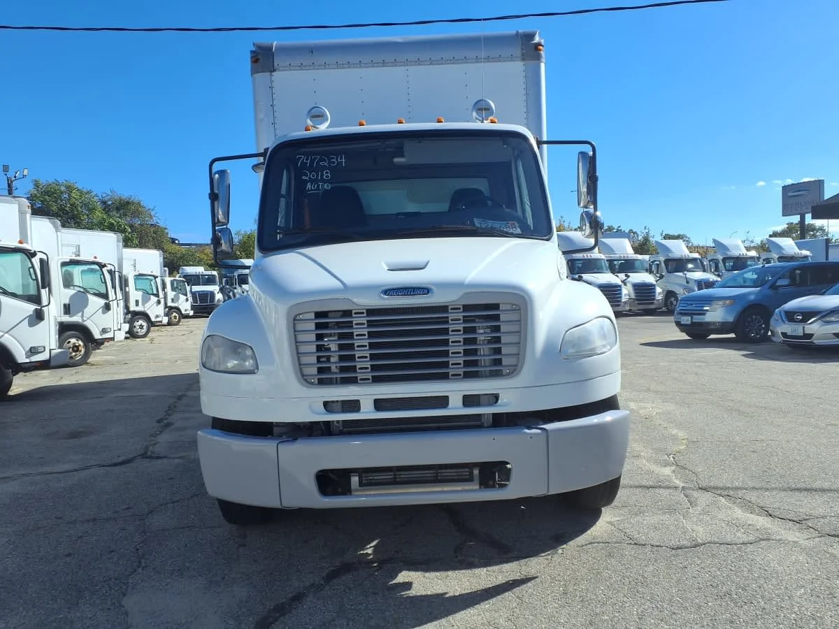 2018 Freightliner M2 106 - image 2