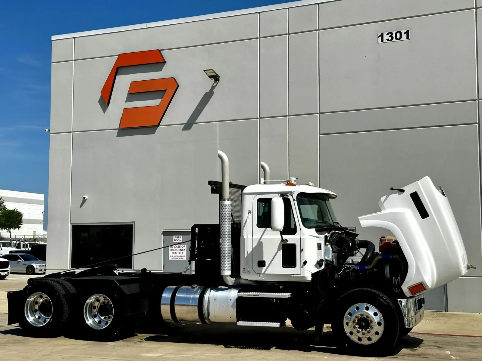 2012 Mack Pinnacle in Hutchins, TX — photo 9
