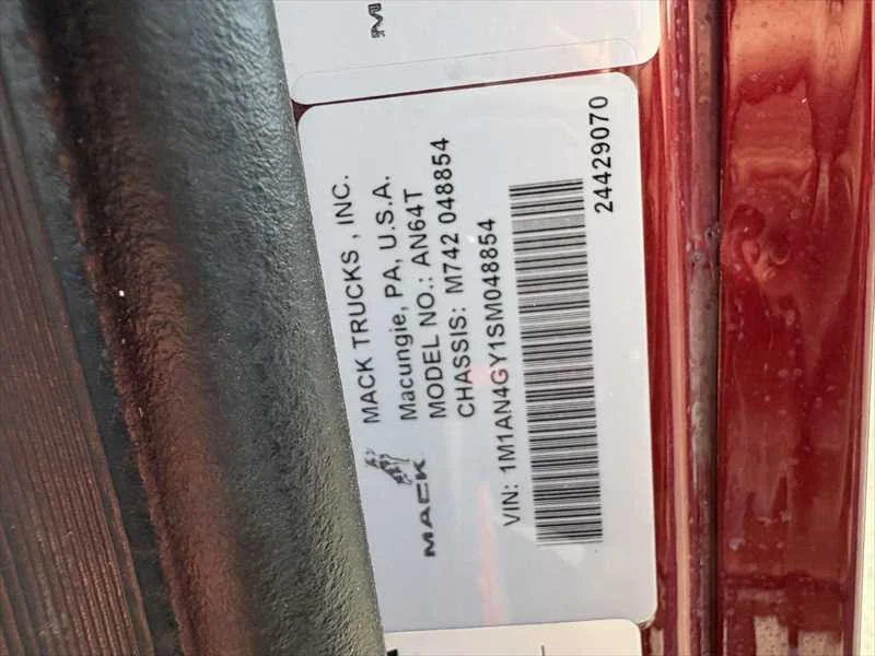 2025 Mack Anthem - image 11