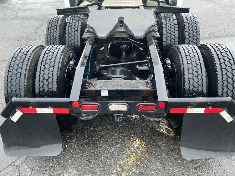 2022 Freightliner Cascadia in Tacoma, WA — photo 6